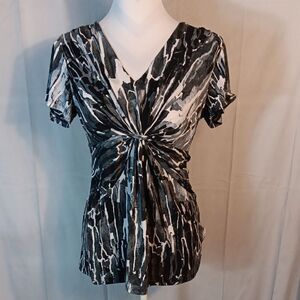 Daisy Fuentes Stylish Black and White Women's Top